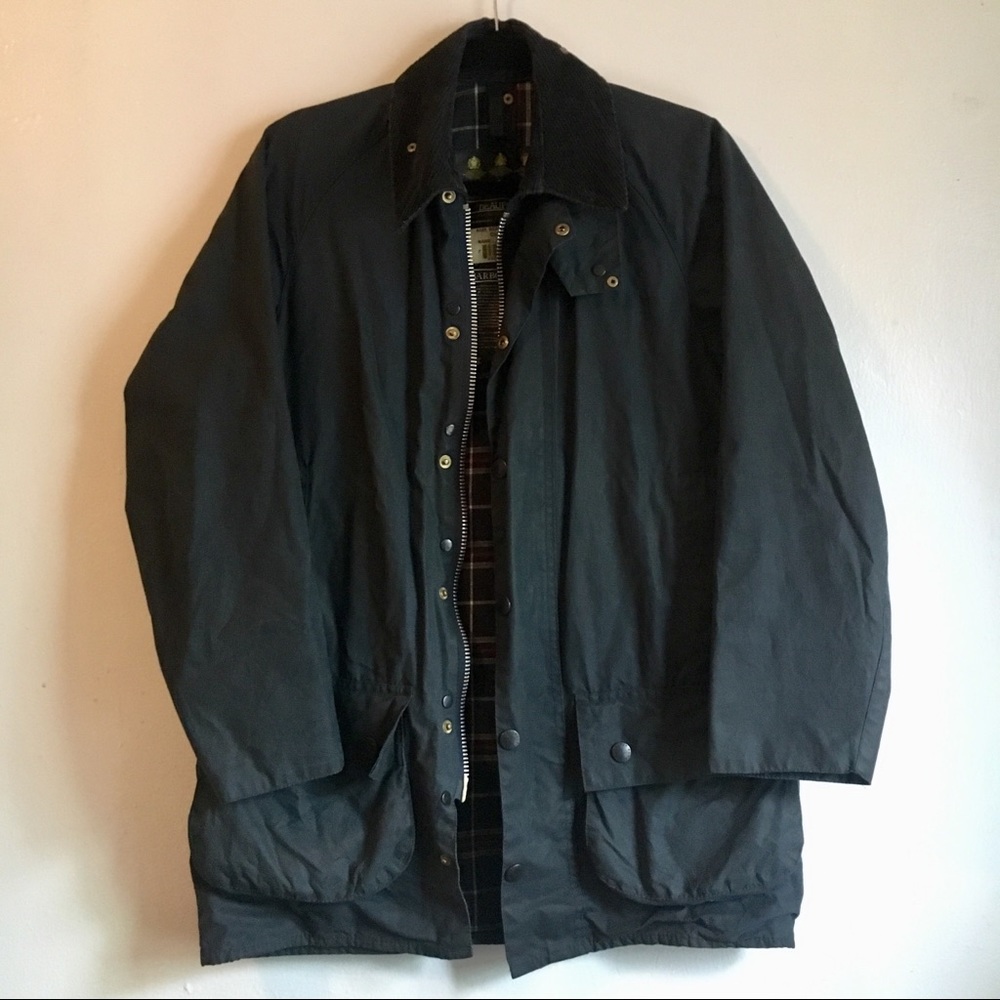 Barbour Beaufort waxed jacket in NAVY.
